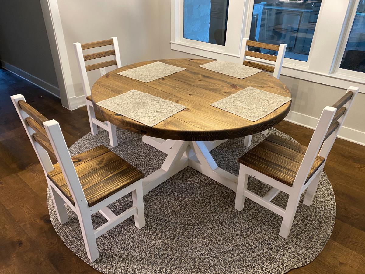 Round Farmhouse Table and Chairs
