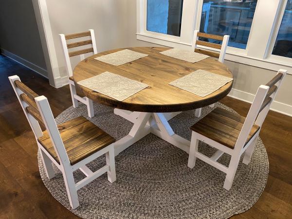 Round Farmhouse Table and Chairs