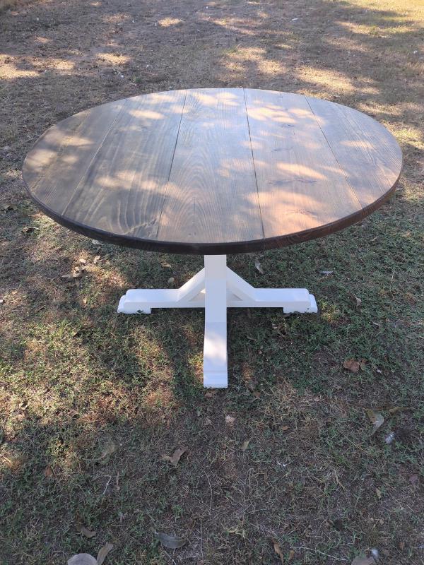Round Farmhouse Table