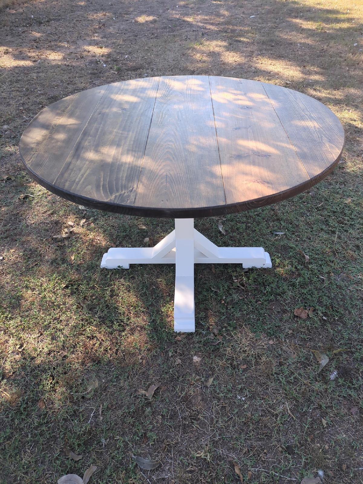 Round Farmhouse Table